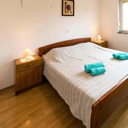 Lovely Apartment In Pula With Wifi * Pula